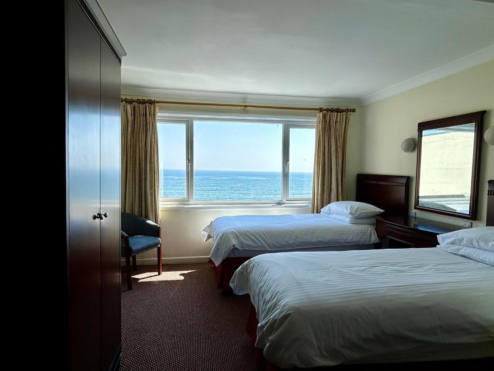 Regent Court - Seafront, Sandown - Free Car Ferry For Bookings Of 3 Or More Nights, Subject To Availability Exteriör bild